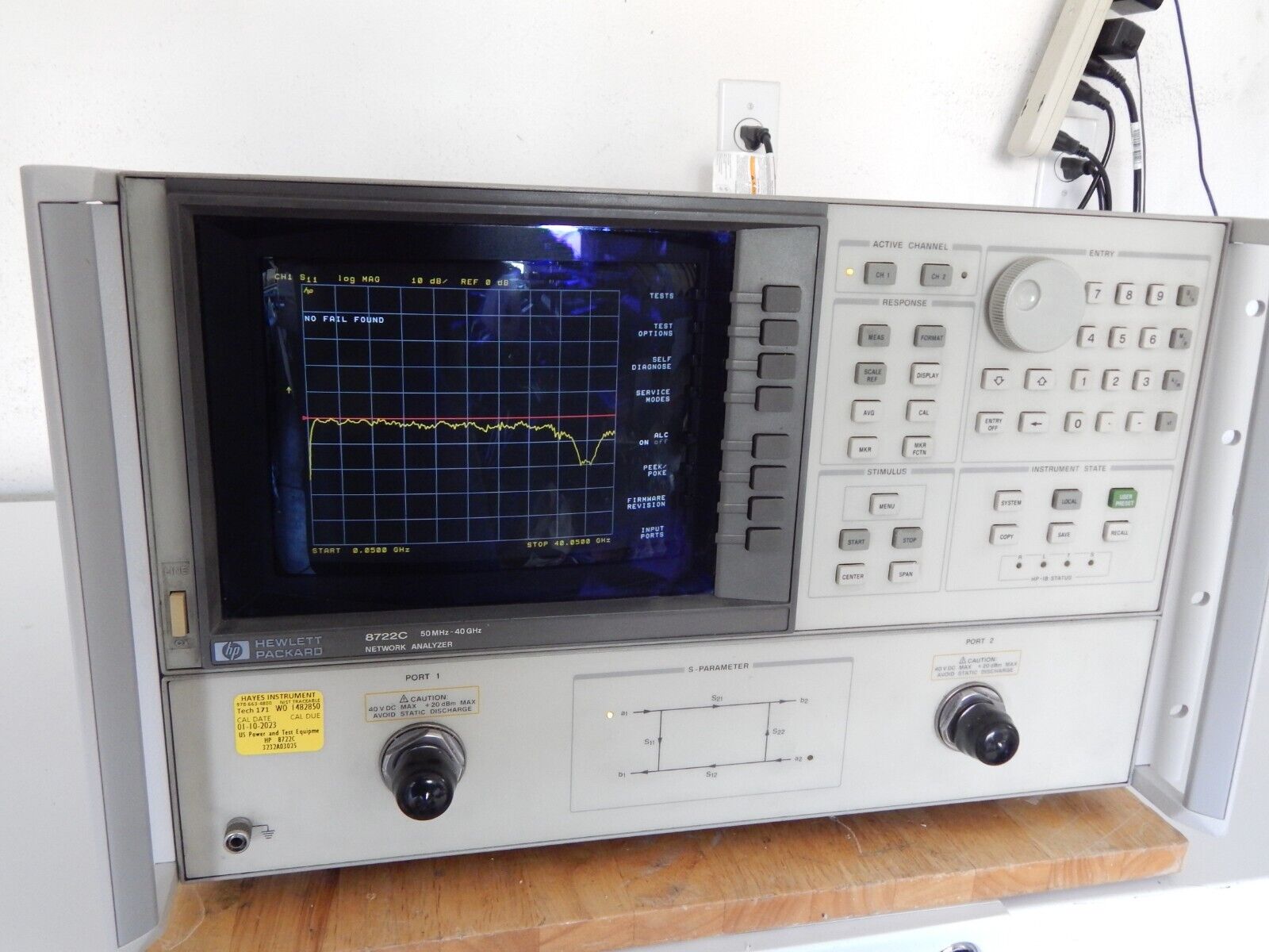 Agilent/Keysight 8722C w/ 010 s/n 3232A03025 Network Analyzer, 50Mhz-40GHz Agilent/Keysight 8722C w/ 010 s/n 3232A03025 Network Analyzer, 50Mhz-40GHz